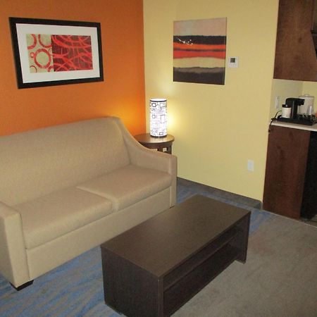 Best Western St. Louis Airport North Hotel & Suites Hazelwood Exterior photo