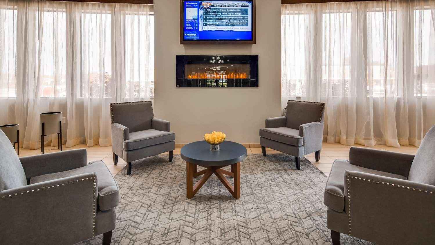 Best Western St. Louis Airport North Hotel & Suites Hazelwood Exterior photo