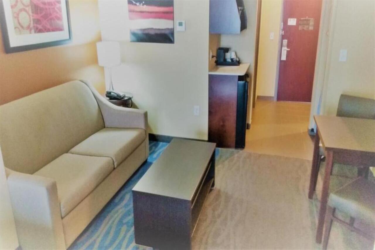 Best Western St. Louis Airport North Hotel & Suites Hazelwood Exterior photo