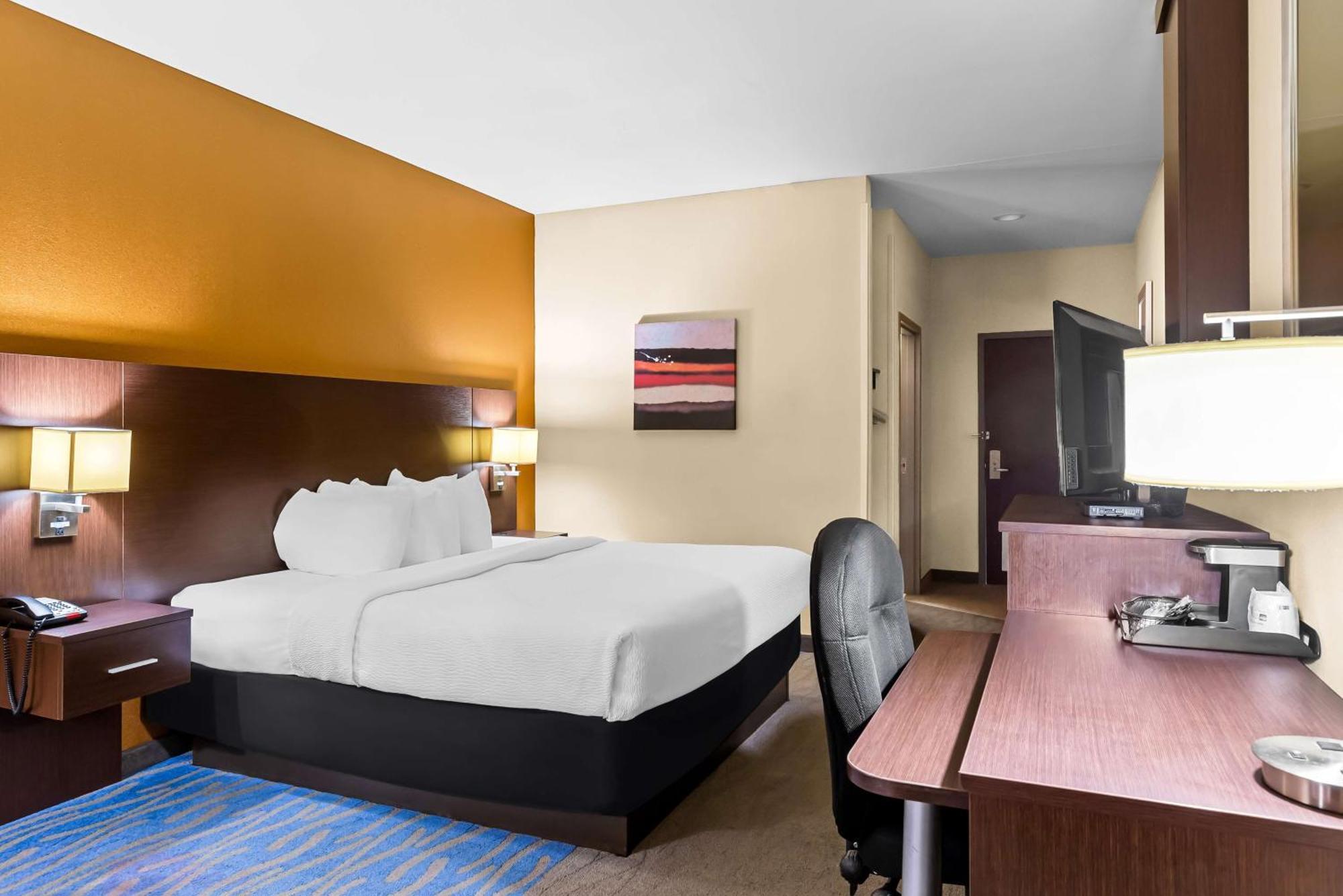 Best Western St. Louis Airport North Hotel & Suites Hazelwood Exterior photo