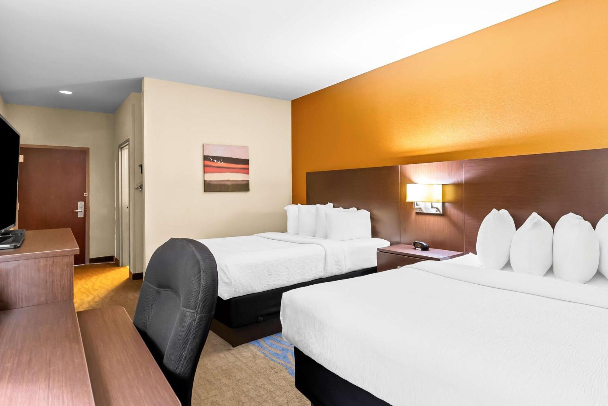 Best Western St. Louis Airport North Hotel & Suites Hazelwood Exterior photo