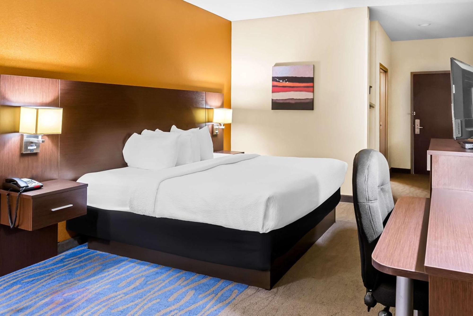 Best Western St. Louis Airport North Hotel & Suites Hazelwood Exterior photo