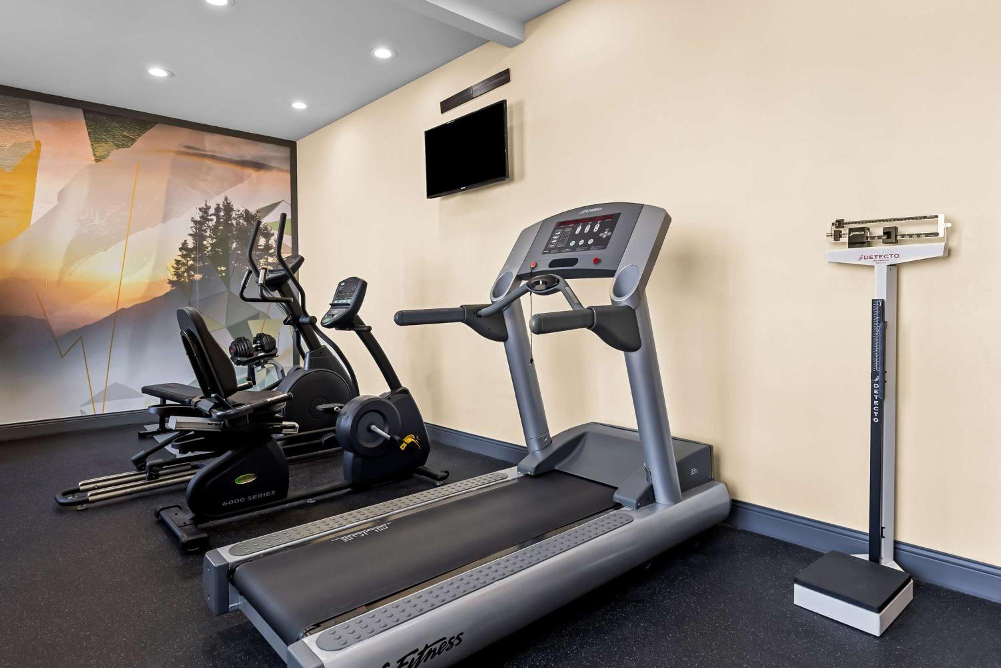 Best Western St. Louis Airport North Hotel & Suites Hazelwood Exterior photo