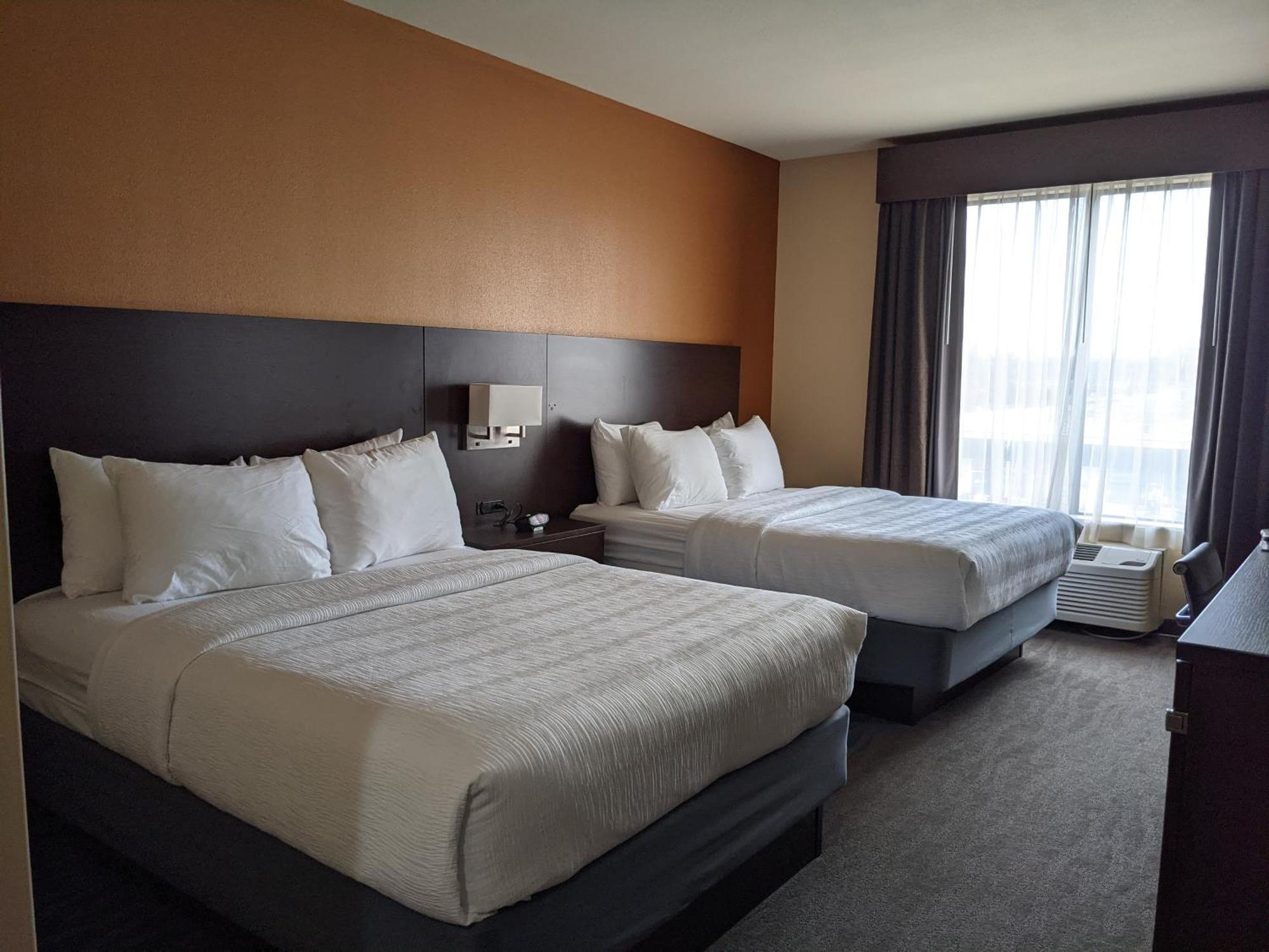 Best Western St. Louis Airport North Hotel & Suites Hazelwood Exterior photo