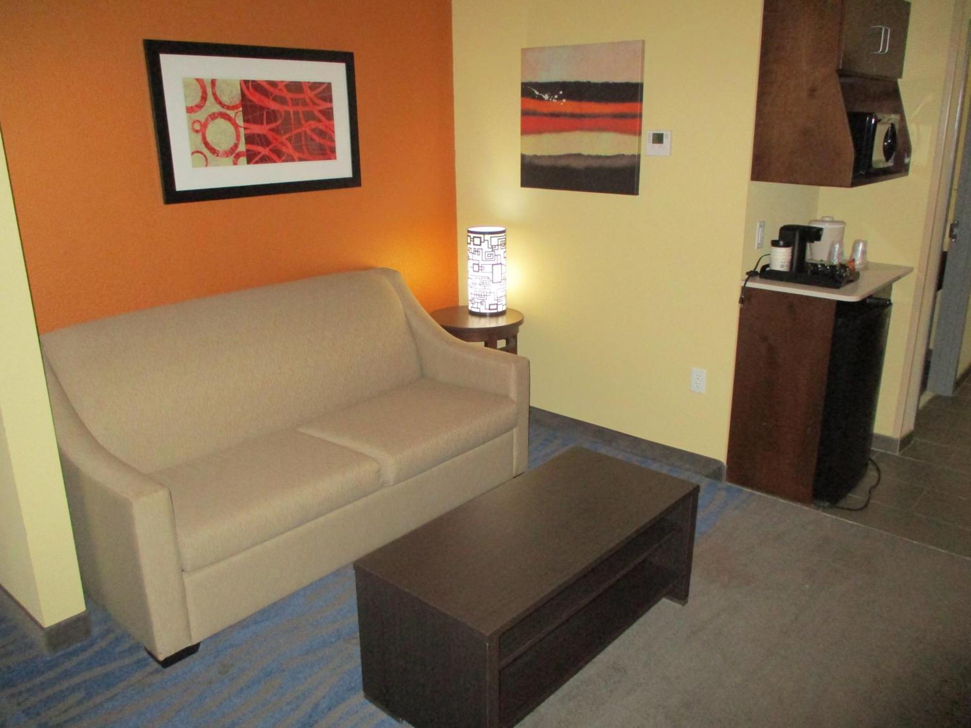 Best Western St. Louis Airport North Hotel & Suites Hazelwood Exterior photo